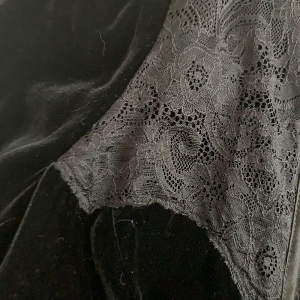 CK Calvin Klein Black Velvet & Satin Jacket With Lace, Size: 6, EUC (PM-33) - Picture 9 of 9